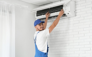 Jak działa klimatyzator przenośny i kiedy będzie najlepszym wyborem? Poradnik TECHNAB