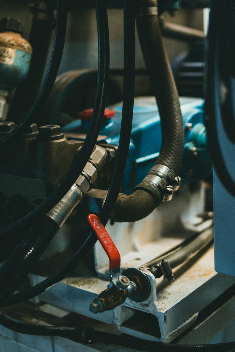 Najlepsza zakuwarka do węży hydraulicznych – jaką wybrać?