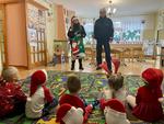 Policyjne mikołajki w Słupsku. O bezpieczeństwie w czasie zabaw na śniegu