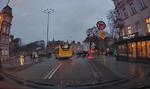 Autobus MZK pojechał pod prąd w Słupsku. O mały włos, a doszłoby do tragedii