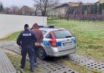Policjanci zatrzymali 45-latka, który nie zatrzymał się do kontroli drogowej i miał dożywotni zakaz prowadzenia pojazdów.