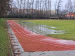 Ulewa zalała stadion na "Rolniczaku". Czytelnicy pytają, dlaczego wody nie zebrał zbiornik retencyjny pod murawą