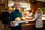 Pączek obsypany hojnie złotem! Najdroższy pączek w kraju powstał w cukierniach Kaiser Patisserie