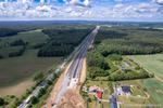 Trwa budowa drogi S6 Koszalin - Słupsk. Rozpoczęły się pierwsze prace bitumiczne [ZDJĘCIA]