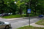"Pasy są niewyraźne, jest niebezpiecznie". Kierowcy dopytują, kiedy miasto odnowi na ulicach oznakowanie poziome