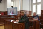 Prokurator żąda 5 lat więzienia za złamanie matce kręgosłupa wersalką. Obrońca - uniewinnienia. Koniec procesu w Sądzie Okręgowym w Słupsku