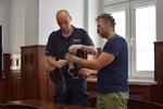 Przemytnik Syryjczyków z Człuchowa przekazany Węgrom. Czeka go sprawa za napaść na policjantów w czasie pościgu