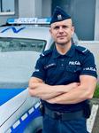 Policjant w czasie wolnym od służby pomógł mężczyźnie z atakiem hipoglikemii. Szybka reakcja zapobiegła tragedii