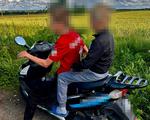 14-latek wiózł na skuterze 11-latka. Bez kasków, uprawnień i wyobraźni.