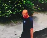 Policjanci poszukują sprawcy kradzieży roweru
