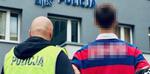 Policyjna akcja w Słupsku. Narkotyki i poszukiwany w jednym mieszkaniu