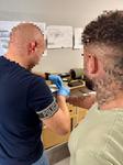 Narkotyki zawinięte w sportową koszulkę i zdziwiony wizytą policjantów 25-latek