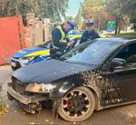 Bez uprawnień i niekompletnym samochodem. Na widok policjantów zamienił się miejscami z pasażerką