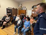 Policjanci spotkali się z członkami Polskiego Związku Niewidomych.